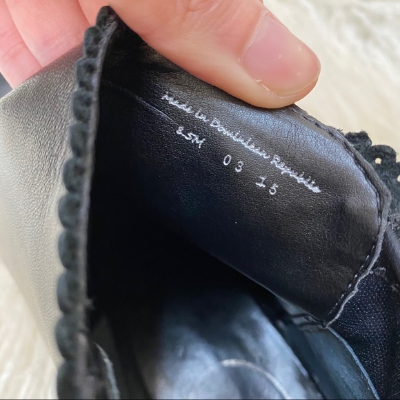 JACK ROGERS black leather Bailee scalloped booties - Picture 16 of 16